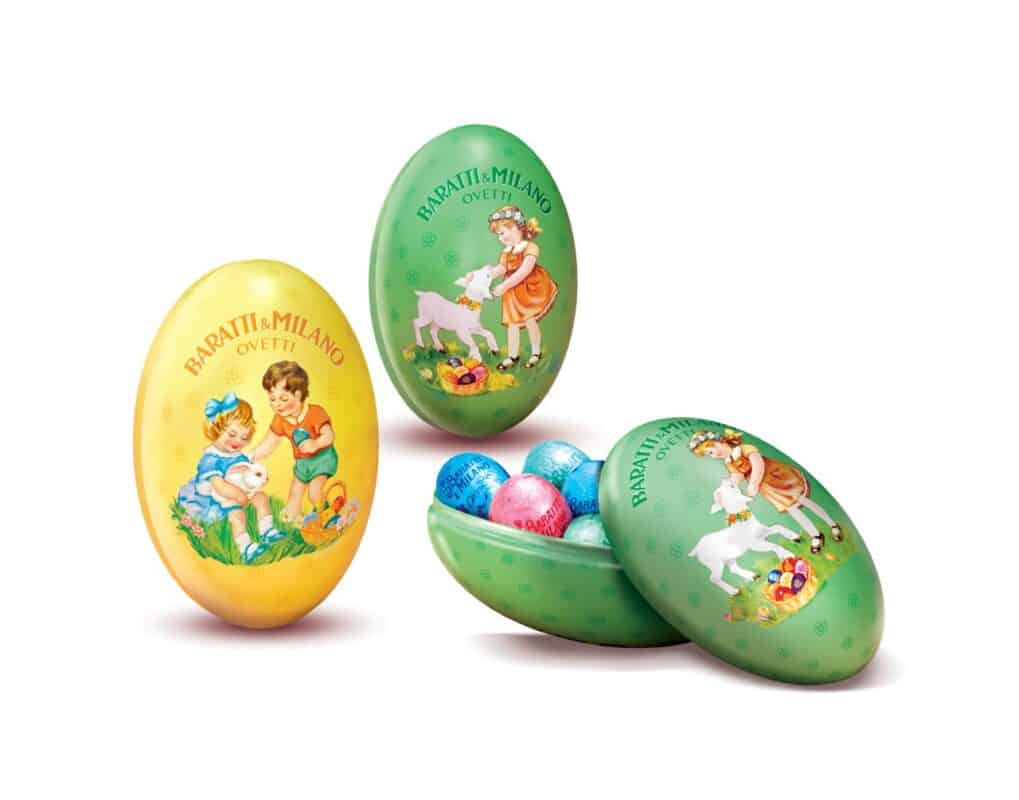 uova in metallo vintage con ovetti