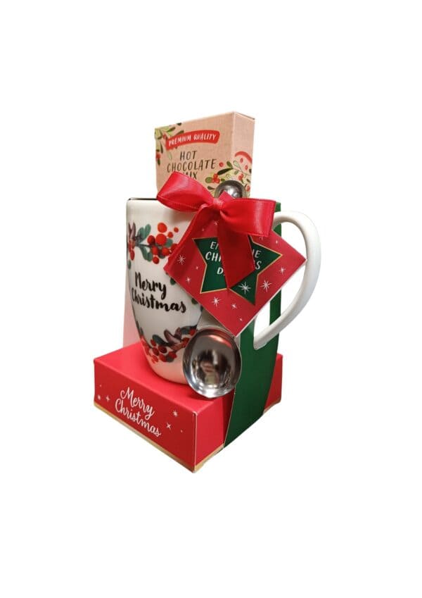 mug in ceramica con preparato per cioccolata calda merry christmas
