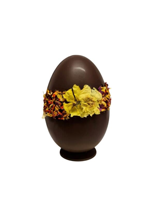 UOVA ARTIGINALE DI CIOCCOLATO BIANCO CON FIORI EDIBILI