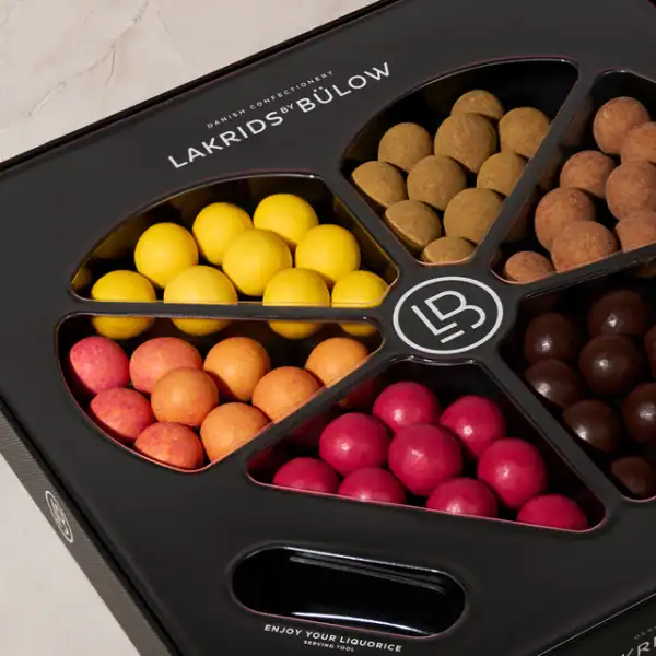LOVE SELECTION BOX - LAKRIDS